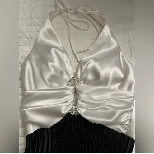 Betsy and Adam NWT Black & White Satin Rhinestone Halter Open Back Pleat Dress