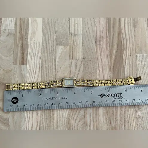 Citizen Eco-Drive Ladies Watch Crystals Pearl Dial Gold Tone Bracelet Solar