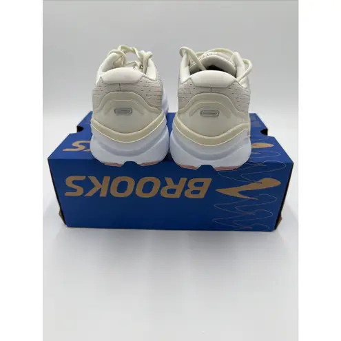 Brooks  Women's Ghost Max 2  Grey/ Coconut Milk Running Shoes 9.5NWB- No Lid