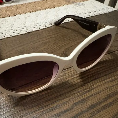 Guess  Italian Sunglasses new without tag includes case & cleaning cloth