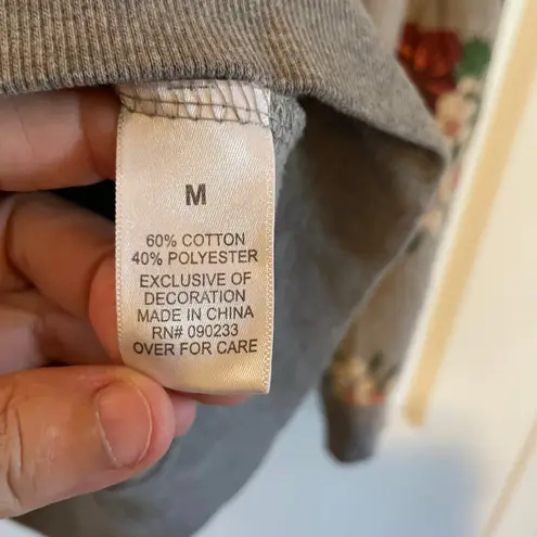 On the Byas  PacSun Gray Sweatshirt with Floral Accents size Medium