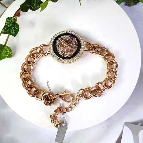 Glam Chunky Gold Cuban Chain Ankle Bracelet with Lion Face Medallion