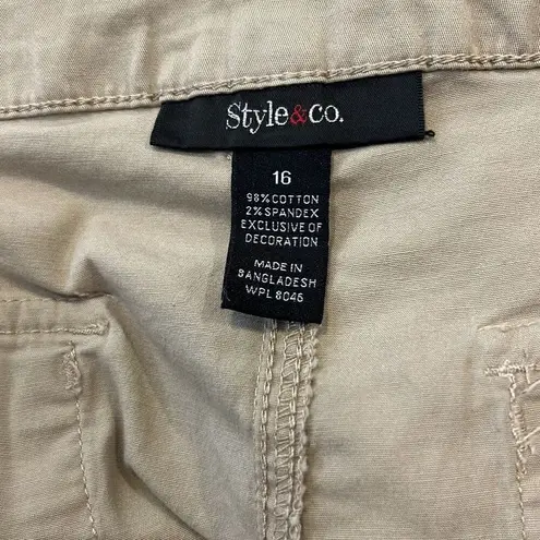 Style & Co B25 . Khaki cropped pants size 16