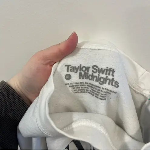 Taylor Swift  Midnight Era Graphic Sweatshirt XL White CB24Q Music Tour