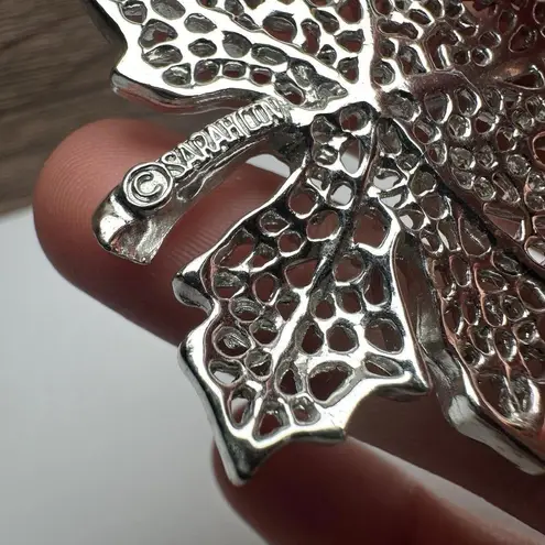 Sarah Coventry Maple Leaf Autumn Fall Signed Brooch Pin Vintage Silver