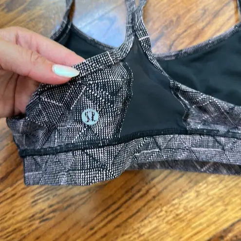 Lululemon  sports bra size 8