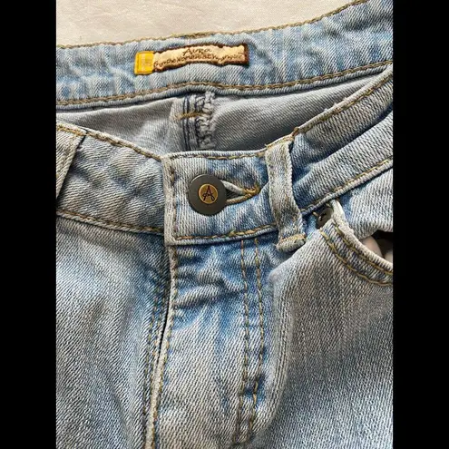 Aura by Wrangler Frayed Hem Blue jeans size 4