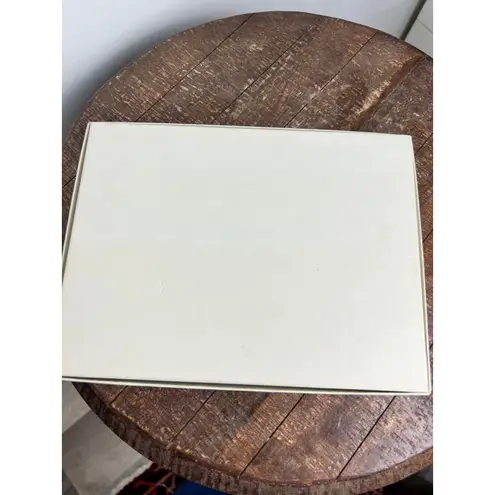 Vintage Embroidered Handkerchiefs Set in Box Lace Trim Cameo Finish Set of 3 White Size undefined - Image 5