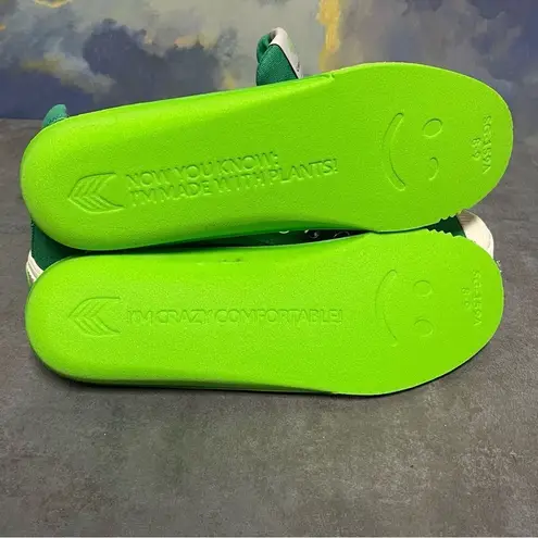 Cariuma Green Canvas OCA Low Cut Women's Sneakers Size 8M