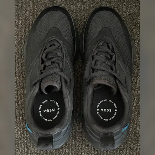 Vessi Women’s Tidal Sneaker Black Color Size