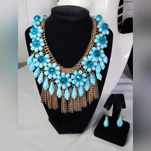 Vintage Aqua Blue Flower Bead Necklace and Earrings Set