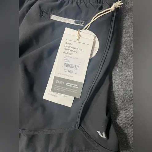 Vuori NWT Clementine Short 2.0 Women's Performance Shorts Size XL Color Black