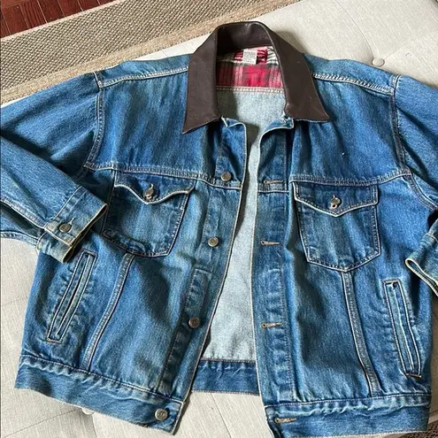 Marlboro RARE Vintage 90s Trucker Jean Jacket