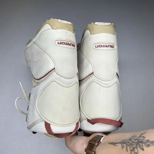 Burton Snowboard Boots Womens Mint True Fit Imprint White & Red Size 9 US