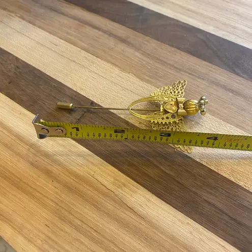 Vintage Gold Tone Filligree Wings Angel With Heart Stick Straight Hat Lapel Pin