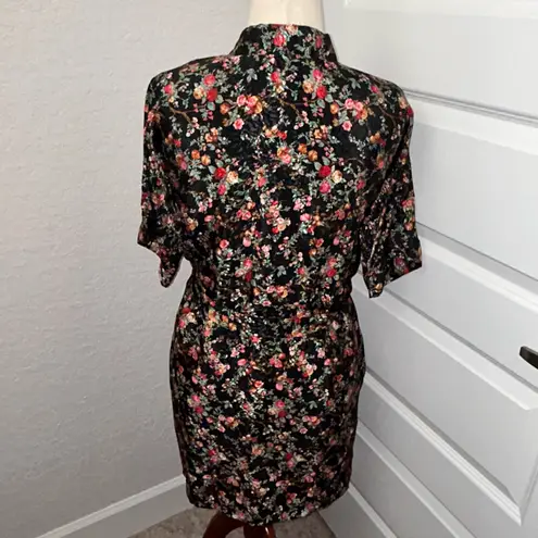 Ilese Stevens Vintage Floral Short Sleeve Short Robe with Belt Size S