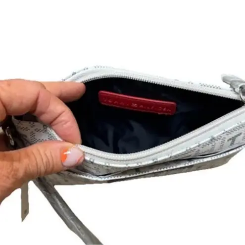 Tommy Hilfiger New  Women's Logo Printed Medium Wristlet Wallet