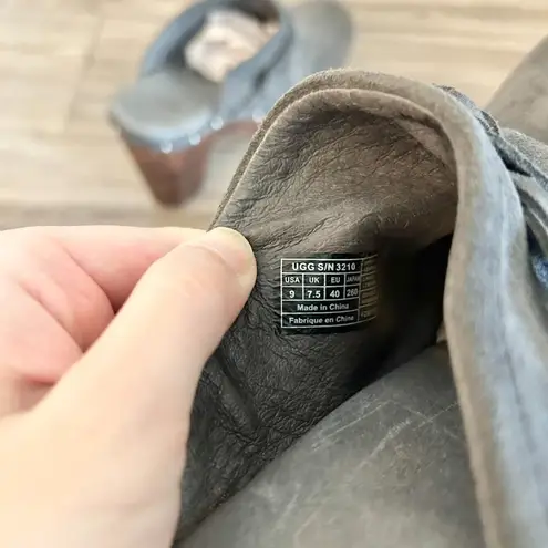 UGG  Australia Dark Gray Fleece Kaylee Wooden Platform Clogs Size 9 - Image 10