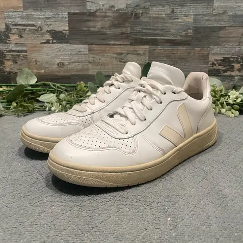 VEJA V-10 Sneakers Size 10 Women's