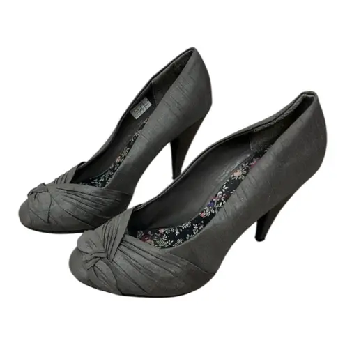 Rocket Dog  K9 Grey Heels Size 9