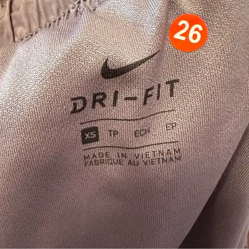 Nike 26.  DRI FIT GRAY SHORTS XS/WAIST:12”/INSEAM:2.5”/RISE:11”