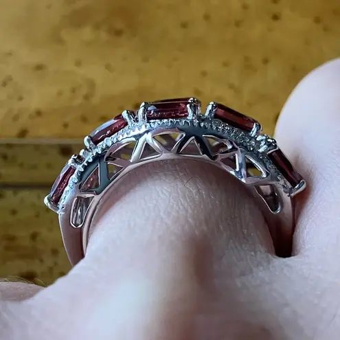 Color Changing Garnet Sterling Silver Cocktail Ring Size 7 Red