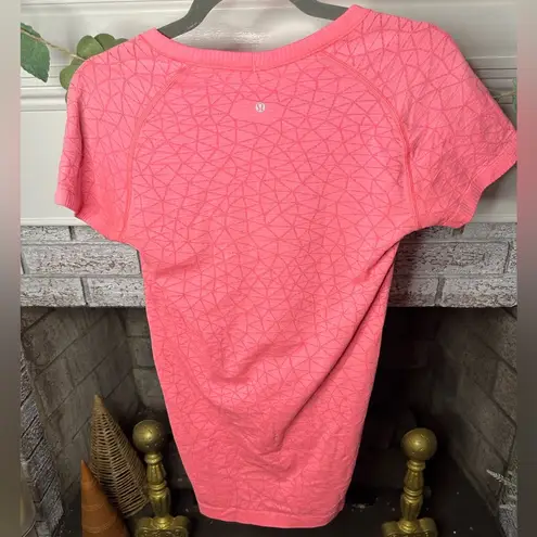 Lululemon  Women’s size 8 swiftly tech short sleeve pink shirt