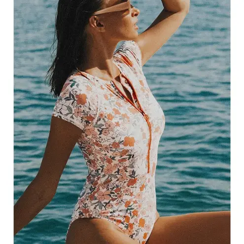 CUPSCHE Floral Front Zip Short Sleeve Swimsuit Size XL NEW NWT