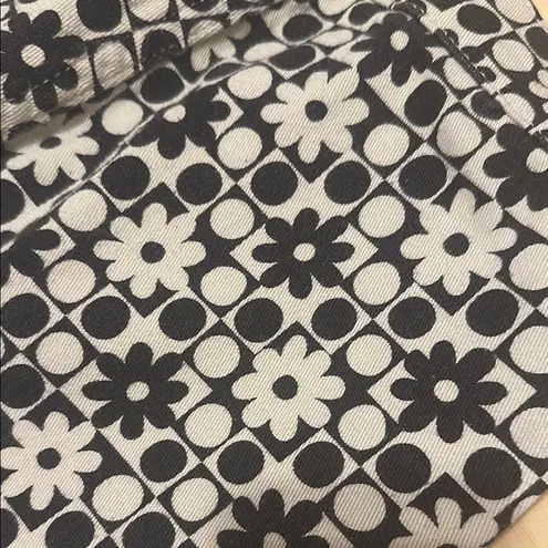 Motel High Rise Zoven Flare Jean in Daisy Patchwork White Brown