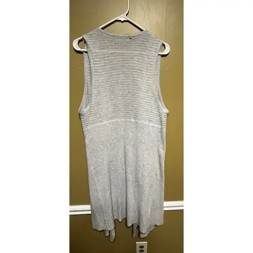 Filly Flair  size large gray vest - Image 5