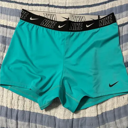 Nike NWT  Women Fusion Logo Tape Kickshort medium