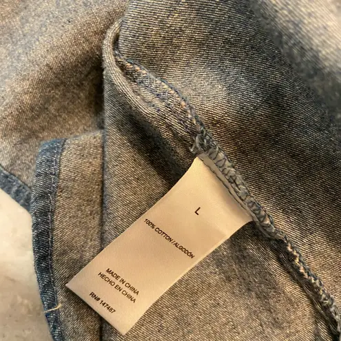 Draper James NWT  Size L Blue Denim V Neck Puff Short Sleeve V Neck Blouse