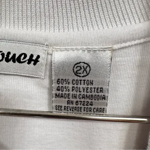 Vintage 80s 3/4 Sleeve Collared White Shirt with Pink Giraffe Logo and Trim Size 1X