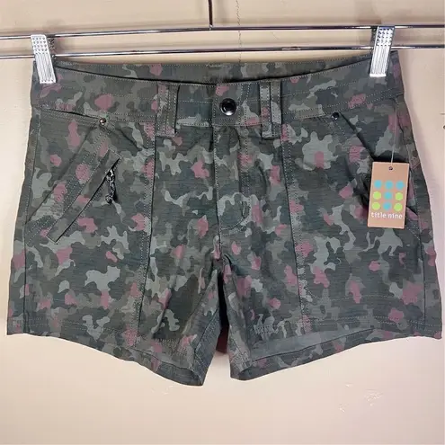 Title Nine NWT Big B 4” Wailea Camo Women's Utility Shorts Size 2 Zip Pockets