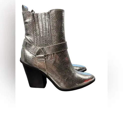 Dolce Vita Nilano Harness Bootie in silver SZ 10 NWB