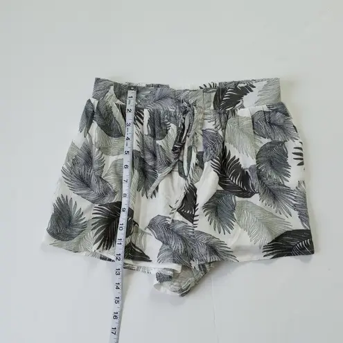 Adeline Summer Short Size Small Green