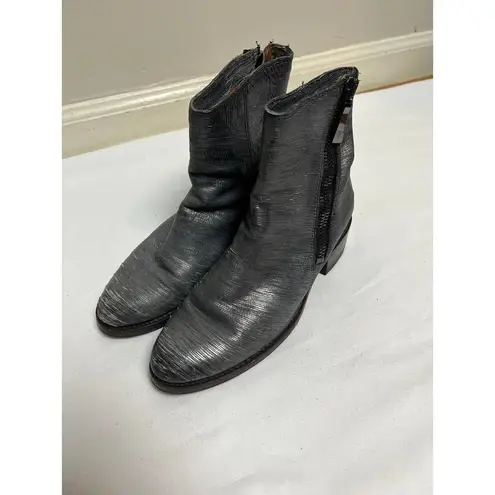 Frye  Demi Zip Bootie in Pewter Sz. 7