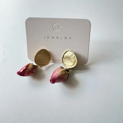 Vintage Style Natural Dried Rosebud pink Earrings Gold Textured Stud Floral new Gold