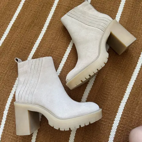 Brand New Dolce Vita Cream Ankle Booties with Chunky Sole Size 7.5