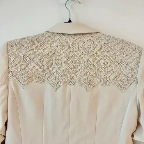 Cinq à Sept Cinq a Sept Crochet Lace Scrunched Cheyenne Blazer in Light Plaster Size 4 NWT