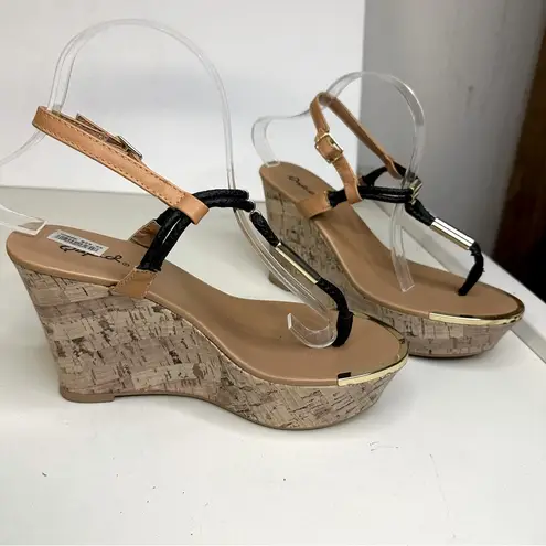 Qupid  Tan Black Gold Cork Platform Wedge Sandal Women’s 7.5