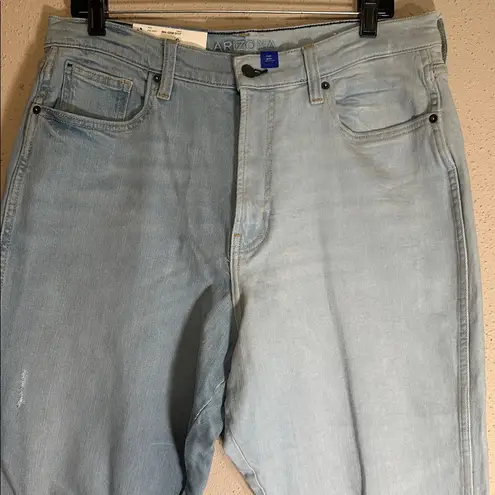 Arizona Jeans Arizona Jean Company Highest Rise Mom Jeans size 17 Brand New Semi- Relaxed Fit