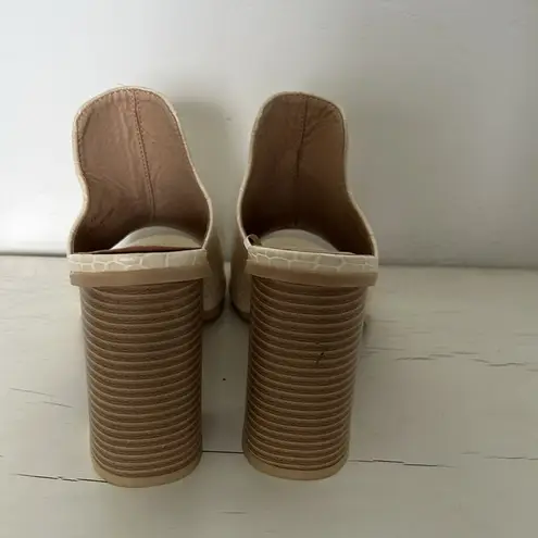 Seven7 Isabella Mule Crocodile Texture Cream Block Heel Slip-On Size 6