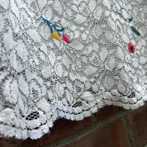 Maeve Anthropologie Maci White Lace Top with Floral Multi-Color Embroidery