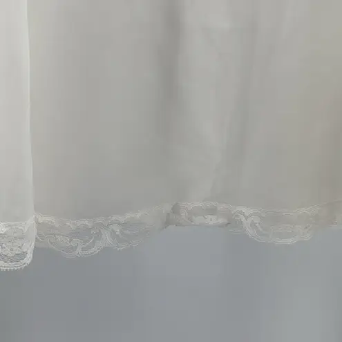 American Vintage White Lace Trim nightgown embroidered flowers scalloped Neckline sheer lined S