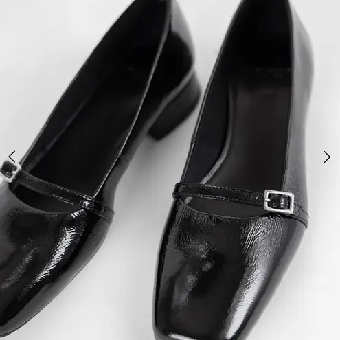 Vegabond debbi pumps black size 11 runs small listed as a 10