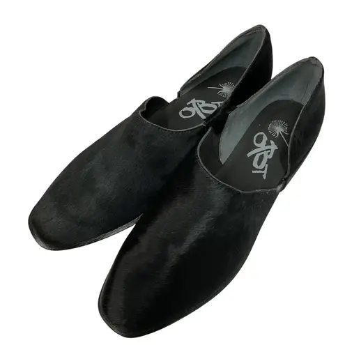 OTBT Black Calf Hair Coyote Slip On Shootie Size 8.5M Low Heel Minimalist