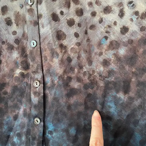 Ecru Gray Animal Print Button Down Silk Blend Blouse Shirt Women's size Medium - Image 10