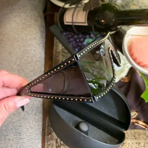 Moschino 🔥SALE🔥Authentic 99 Shield studs sunglasses