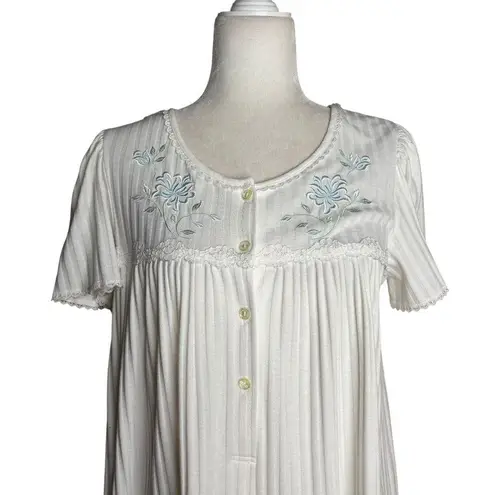 Miss Elaine Classics White Short Sleeve Embroidered Nightgown Small Cotton Blend